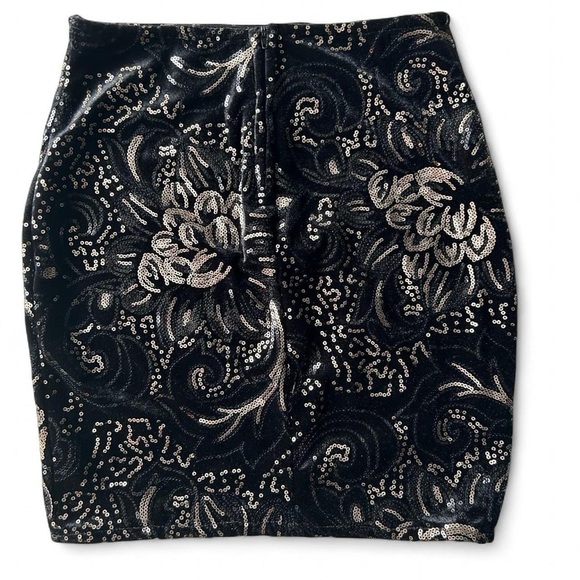 Stunning Black & Gold Paisley Velvet/ Sequin Mini Skirt,Size S - Picture 3 of 5